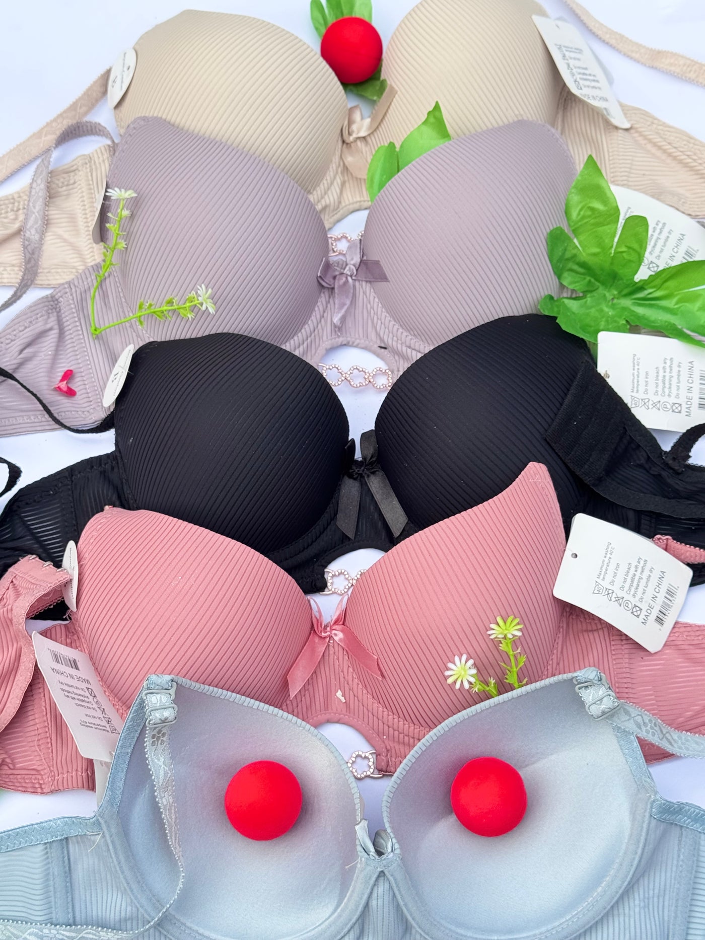 Ribbed Lace Bra with Elegant Center Detail – Comfortable and Supportive